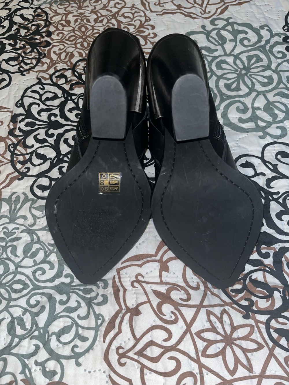 DKNY Tizz Ankle Boots - Picture 6 of 7